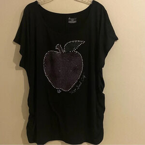 LANE BRYANT Graphic “Apple-New York” Studs Cap Sleeve 22/24 Gathered Sides Black